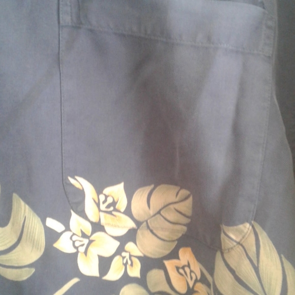 Hilo Hattie 100% Silk Shirt - Picture 3 of 6